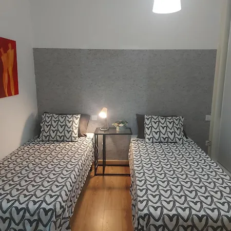 Flat In - Perfect Location * ארסיפה