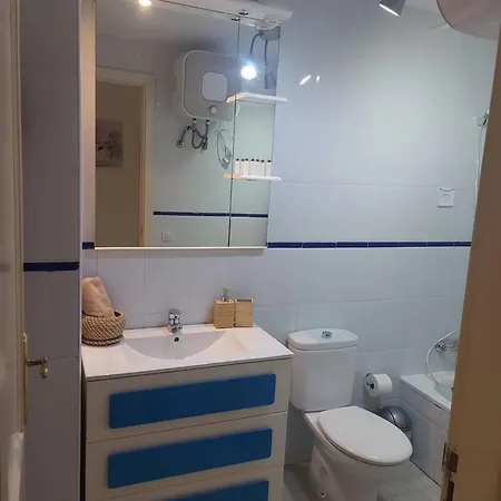 Flat In - Perfect Location Apartment