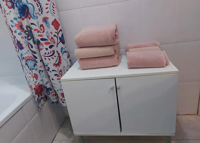 Flat In - Perfect Location *